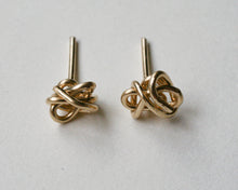 Load image into Gallery viewer, 14k Gold Filled Abstract Flower Studs
